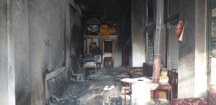 Kozluk’ta çay ocağında yangın