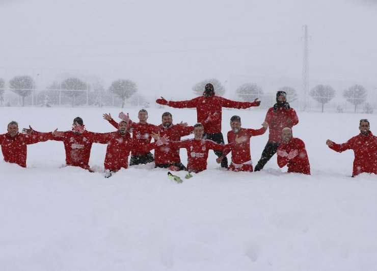 Lider Sivasspor karın tadını çıkardı