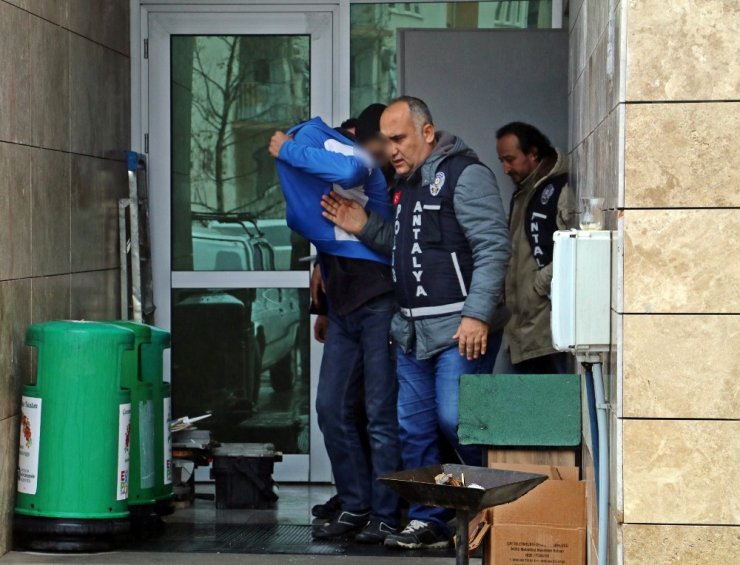 "Sende hiç ar namus yok mu?” deyip gasp ettiler