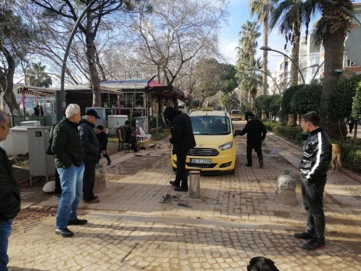 Hidrolik bariyer ticari bir taksiye zarar verdi