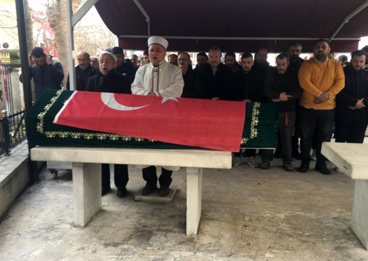 Kasımpaşa’da silahlı saldırıda öldürülen genç son yolculuğuna uğurlandı