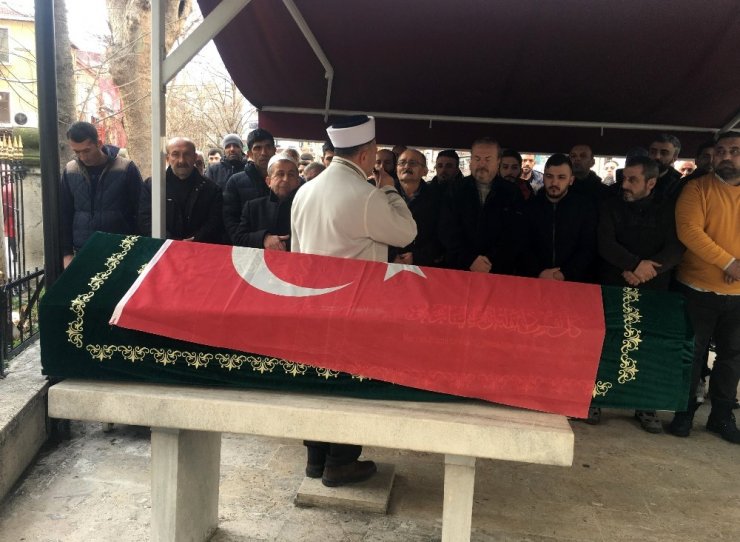 Kasımpaşa’da silahlı saldırıda öldürülen genç son yolculuğuna uğurlandı