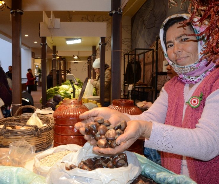 Üreticiler ’Üretici Pazarı’nda