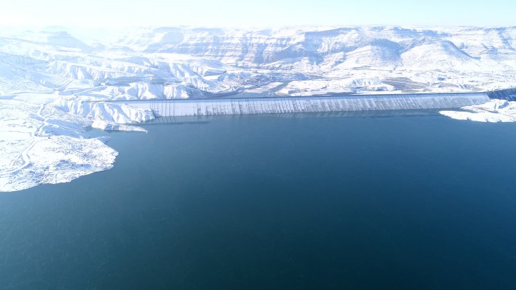 Ilısu Barajı'nda kar güzelliği