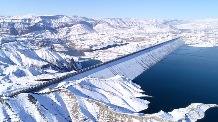 Ilısu Barajı'nda kar güzelliği
