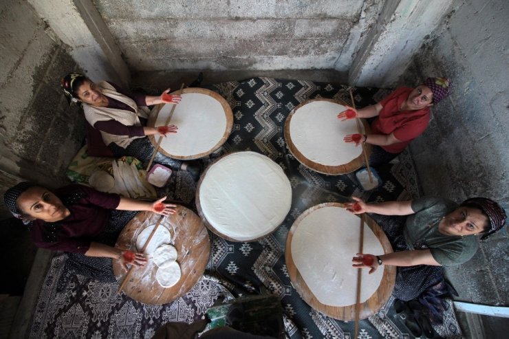 "Kınalı Eller" üretiyor