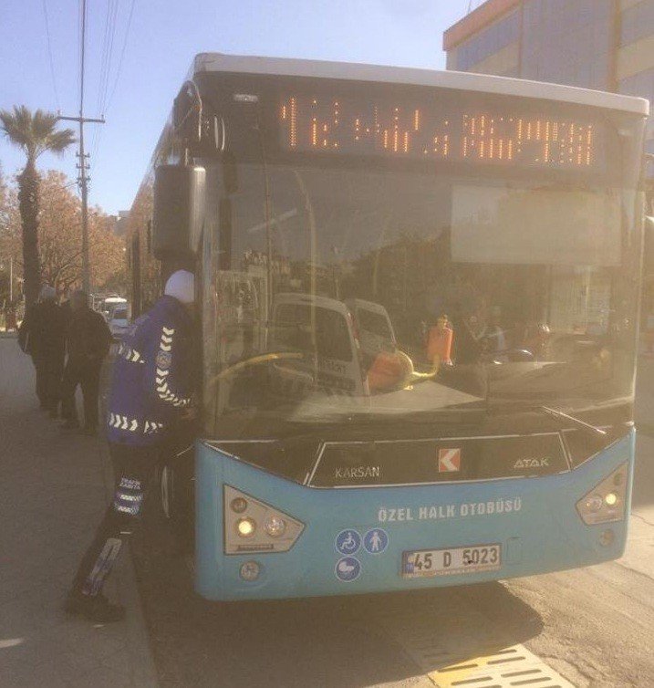 Büyükşehir ekipleri Salihli’de ulaşımı, Akhisar’da pazar ve manavları denetledi