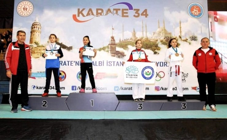 Nilüferli karatecilerden 8 kupa 5 madalya