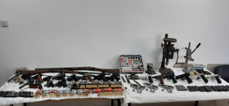 Sakarya'da silah kaçakçılığı operasyonlarında 3 şüpheli yakalandı