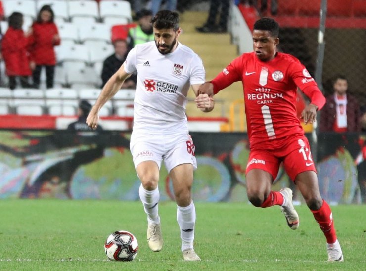 Sivasspor ile Antalyaspor yarı final için mücadele edecek