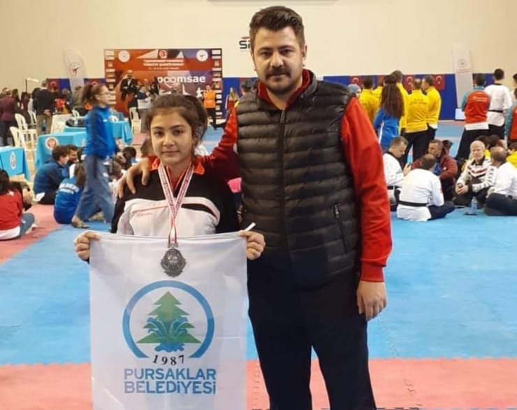 Pursaklar’ın sporcuları tarih yazıyor