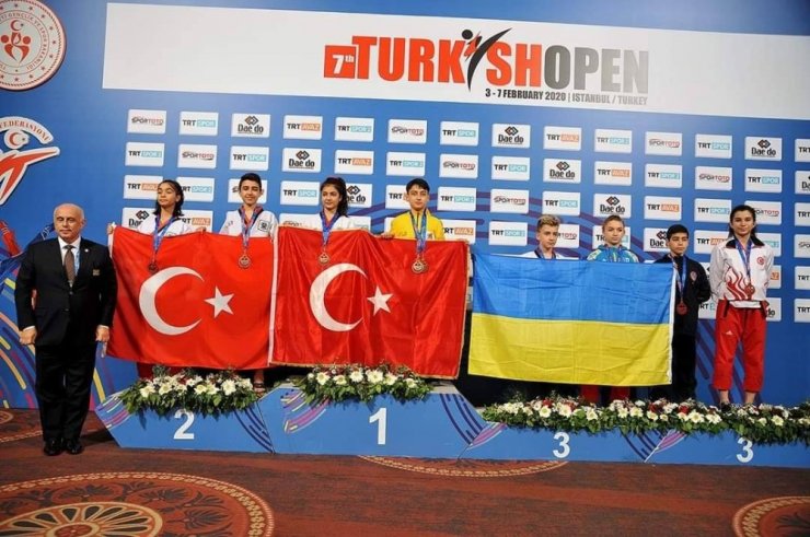 Pursaklar’ın sporcuları tarih yazıyor