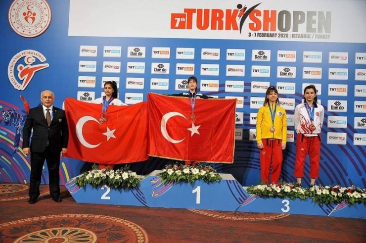 Pursaklar’ın sporcuları tarih yazıyor