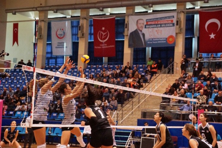 Vestel Venüs Sultanlar Ligi: Aydın Büyükşehir Belediyespor: 3 - Beşiktaş: 0