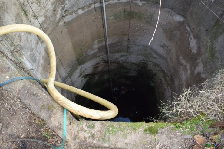 Yaşlı kadın 15 metrelik kuyuda ölü bulundu