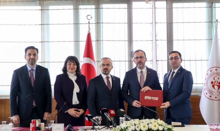 Bülent Erdoğan: "Biga’da yüzme bilmeyen kalmayacak"