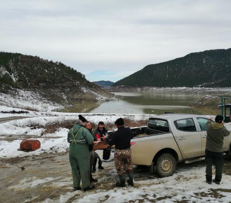 Bolu’da kaçak avlanan 3 kişiye 5 bin TL ceza kesildi