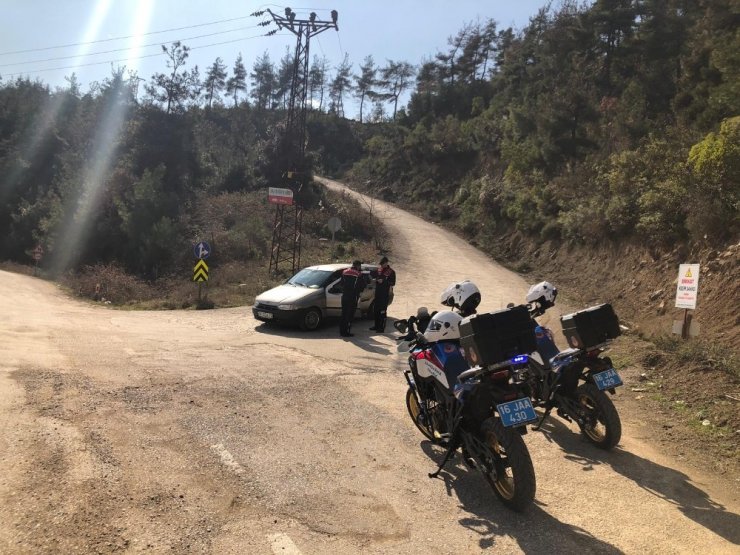 Bursa jandarmasından trafik uygulaması