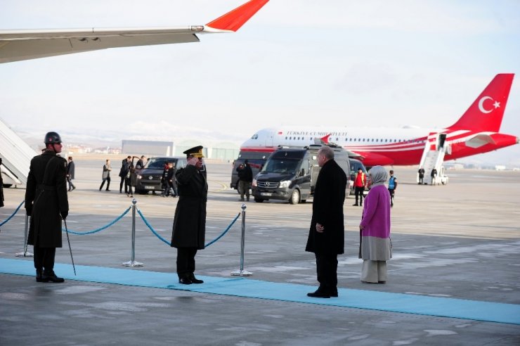 Cumhurbaşkanı Erdoğan Pakistan’a gitti