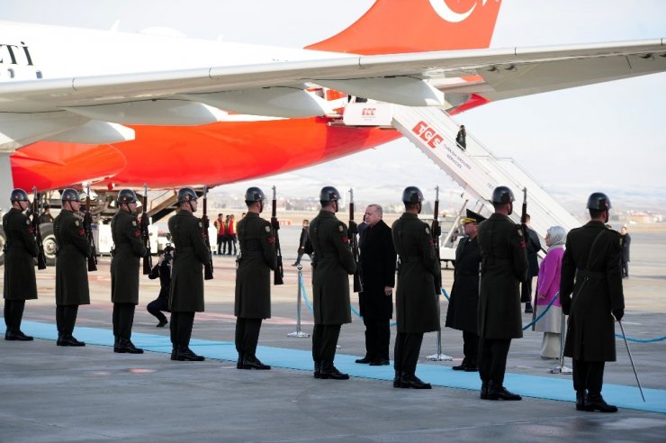 Cumhurbaşkanı Erdoğan Pakistan’a gitti