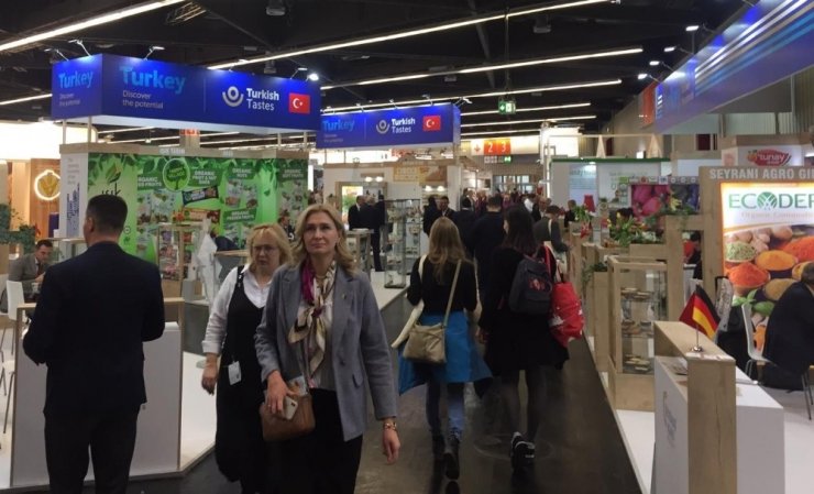 Ege’nin organik ürünleri Almanya’da ilgi odağı oldu