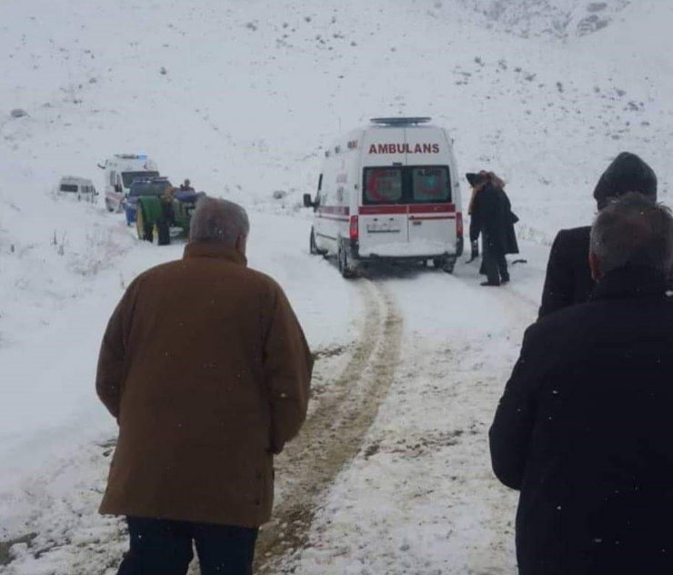 Elazığ’da minibüs devrildi: 8 yaralı