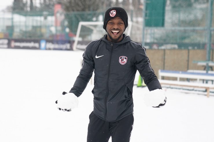 Gaziantep FK, Rize maçı hazırlıklarına karlı havada da devam etti