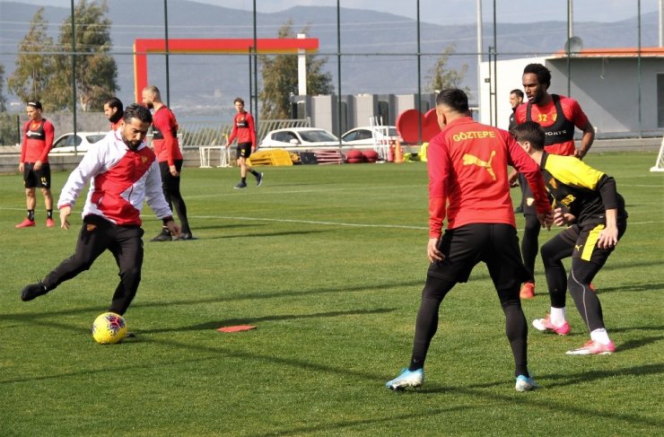 İlhan Palut, futbolculara taş çıkardı