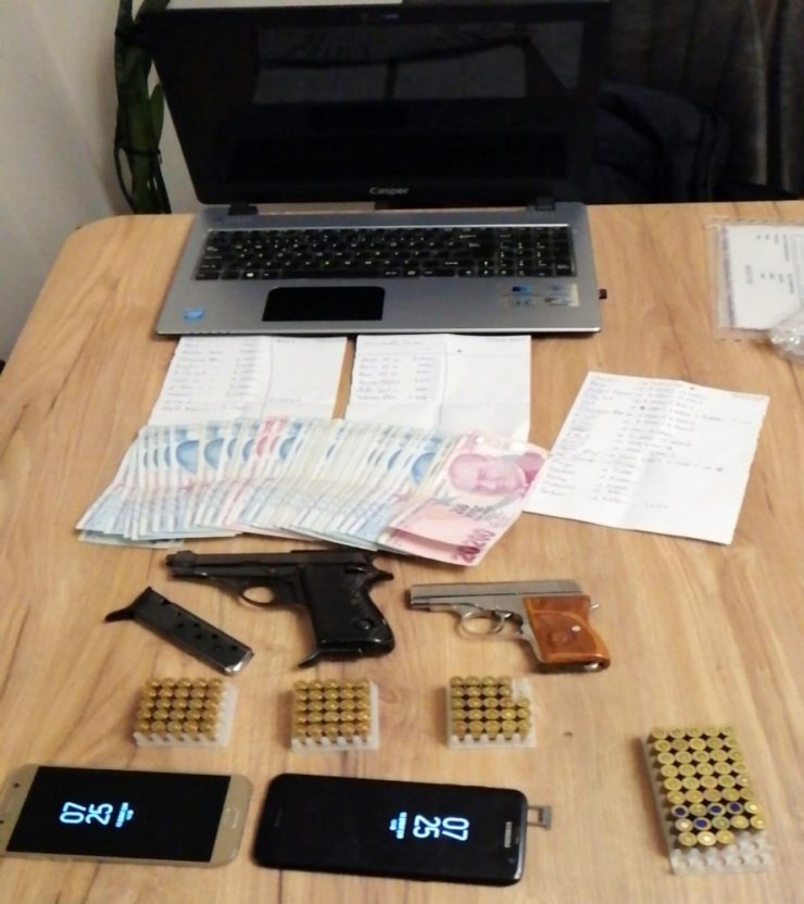 İzmir merkezli üç ilde yasa dışı bahis operasyonu: 28 gözaltı