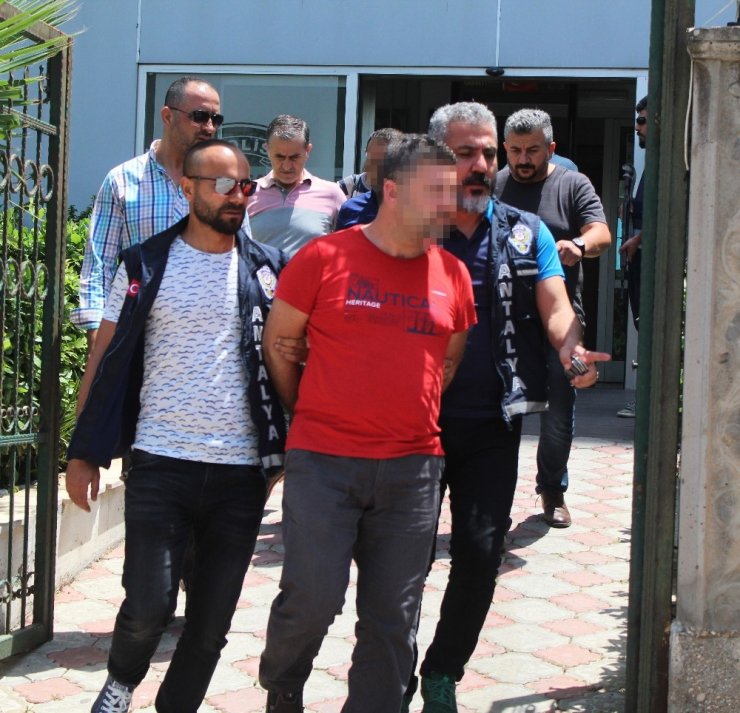 Korkunç cinayetin sanıklarına ceza yağdı