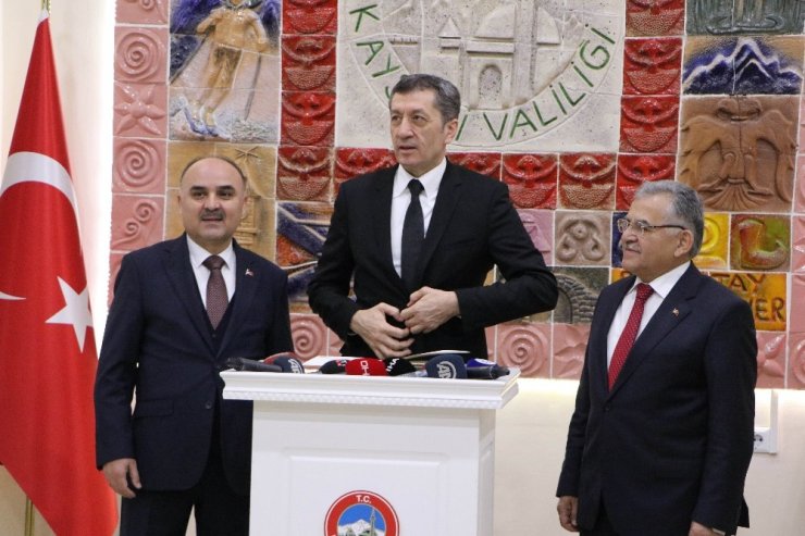 Bakan Selçuk: “Öğrencilerimizin atölyeler ile tecrübe edinmesi bizim için önemli”