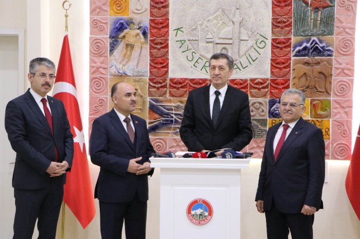 Bakan Selçuk: “Öğrencilerimizin atölyeler ile tecrübe edinmesi bizim için önemli”
