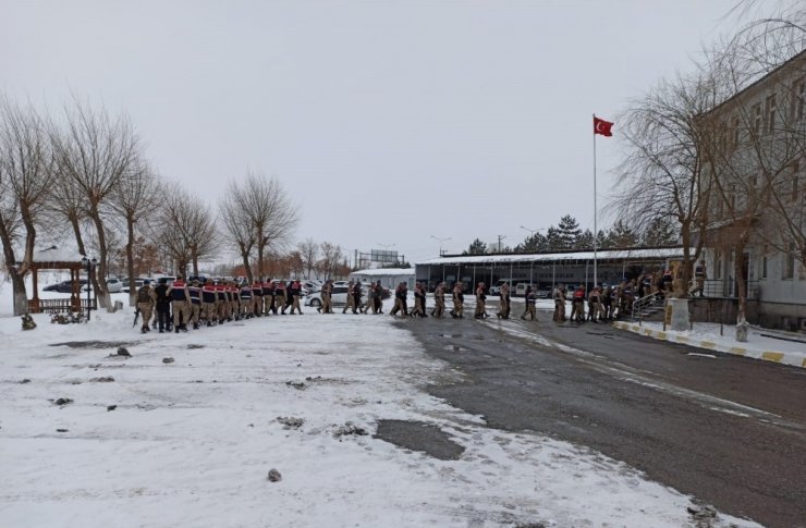 Muş merkezli 5 ilde terör operasyonu: 39 gözaltı