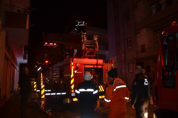 Elektrik prizi yangına neden oldu