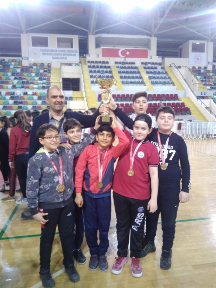 Burhaniyeli satranççılar il birincisi oldu