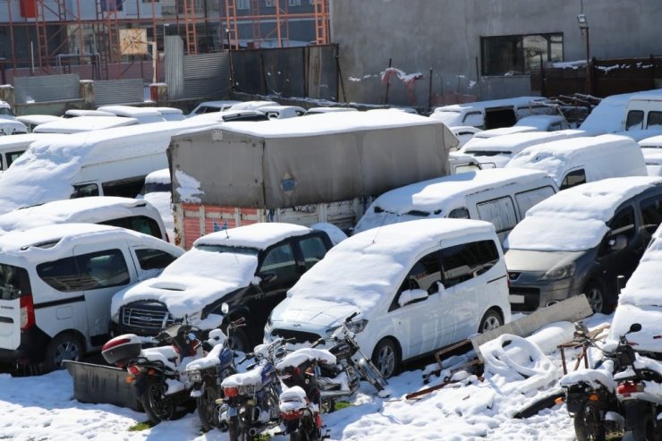 Siirt merkezli 4 ilde oto hırsızlığı operasyonu: 9 gözaltı