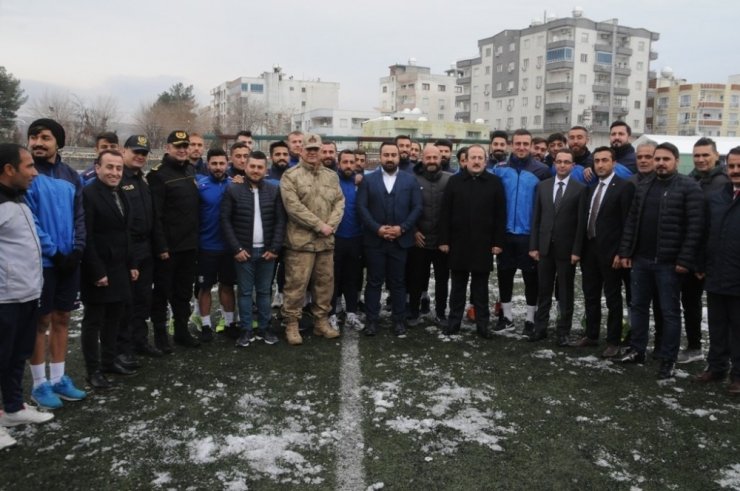 Ligden çekilme kararı alan Cizrespor’a Şırnak Valisi Pehlivan sahip çıktı