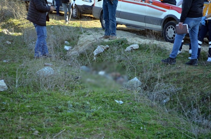 Kayıp şahsın boş arazide cesedi bulundu
