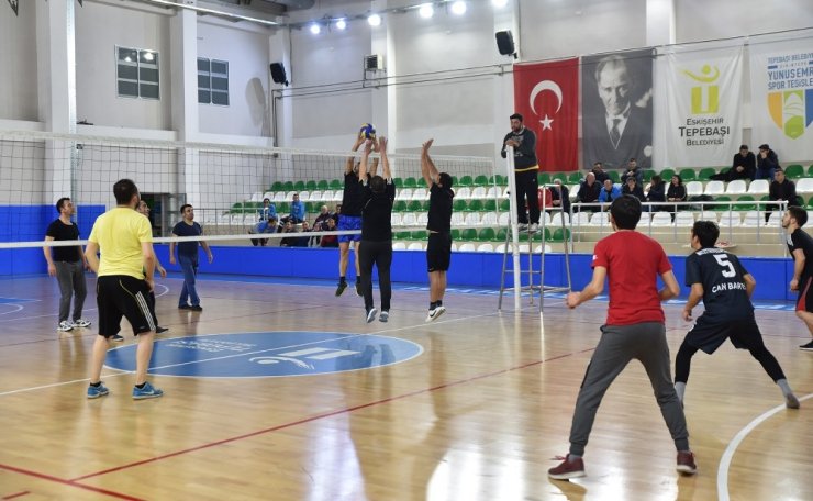 Tepebaşı Belediyesi’nin ’Müdürlükler Arası Voleybol Turnuvası’ sona erdi
