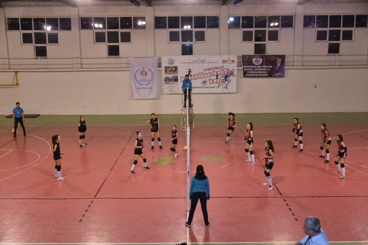 Voleybol Küçük Kızlar Kategorisi İl Şampiyonası sona erdi