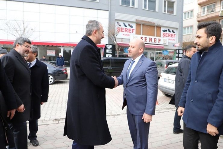 Bakan Gül: “Milletin derdini unutur, kendi derdimize düşersek kaybederiz"
