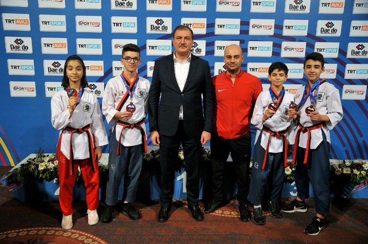 Altıeylül’lü Taekwondocular başarıya doymuyor