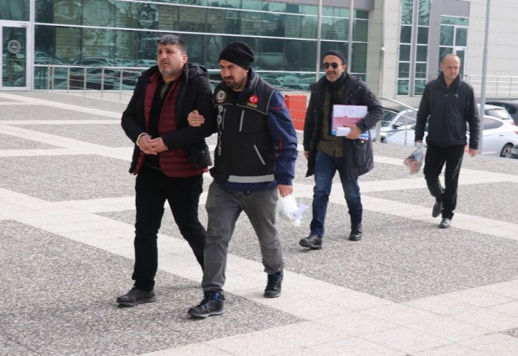 Bolu’da 303 gram kokainle yakalanan 2 kişi adliyeye sevk edildi