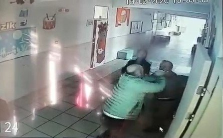 Öğretmene darp kamerada