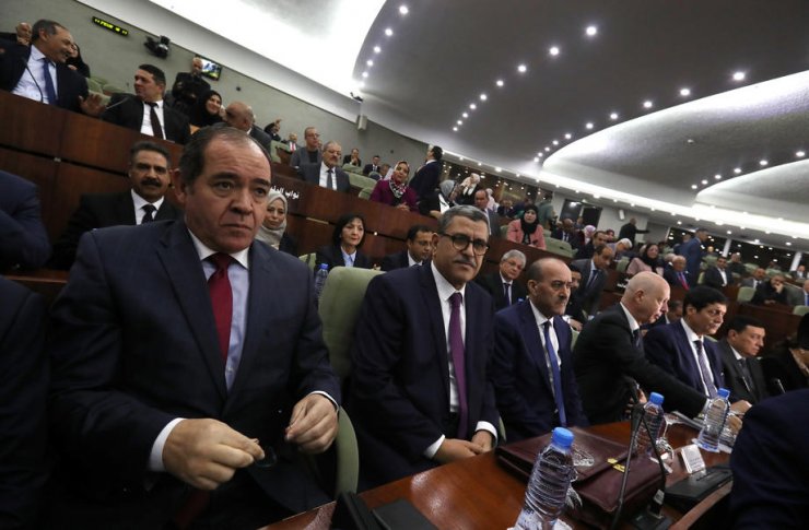 Cezayir milletvekilleri yeni hükümet planını onayladı