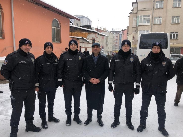 Milletvekili Erol:"Polislerimiz canı gönülden emek veriyor"
