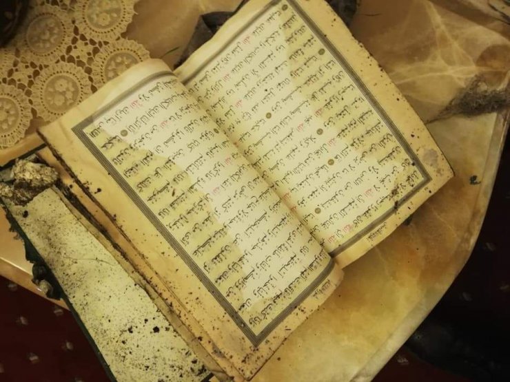 Yangın çıkan evde yanmamış halde iki Kur’an-ı Kerim bulundu