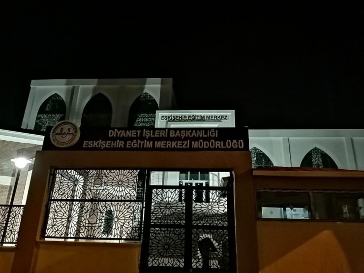 Mahalle bekçilerin dikkati yangının büyümesini önledi