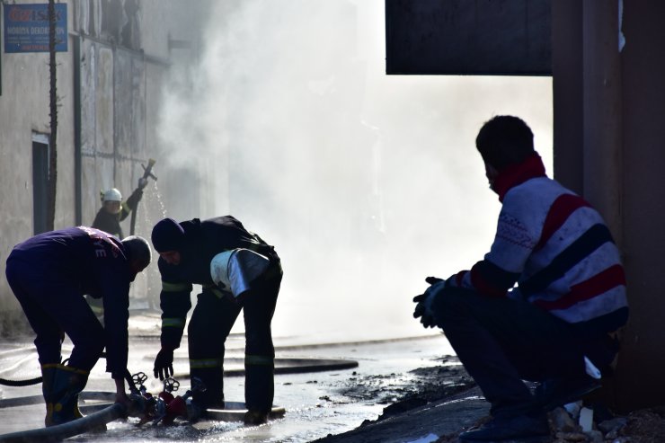 GÜNCELLEME - Gaziantep'te boya ve tiner atölyesinde yangın