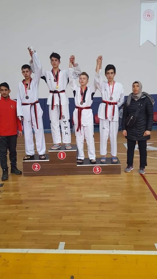 Okullar arası Gençler Taekwondo İl Birinciliği müsabakaları tamamlandı